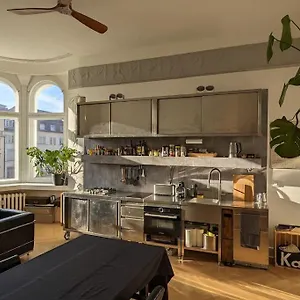 Modern Meets Classic - Near Volkspark Schoeneberg Berlin